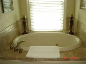 Elegant Salt Air Villa - Bike to Beach! - Image 2