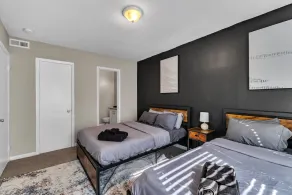 King 2BR Suite in Research Triangle Park - Image 5