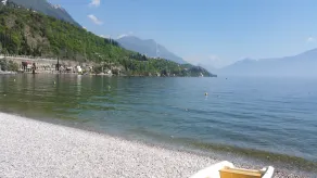 Moderne Wohnung mit Loggia, atemberaubenden See-Panoramablick und Infinity-Pool - Image 4