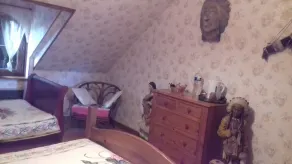 Private room in a quiet house - Image 3