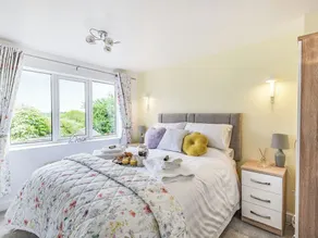 Alojamiento de 2 habitaciones en Louth - Image 5