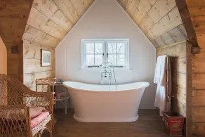 Bushes Oast by Bloom Stays - Oast house sleeping 5 guests  in 2 bedrooms - Image 2