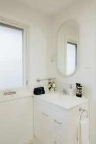 Studio Cottage on Historic Blue Mountains Property - Image 3