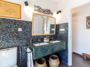 house with swimming pool and private yoga studio - Image 4