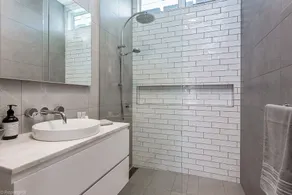 Hobart's Finest, LUX 3 bdm, Central Location with off street parking. - Image 2