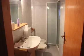 Dejlig lejlighed med gårdsplads og have - Image 2