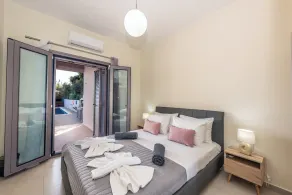 A new villa with private pool, 350m from the beach and close to all amenities - Image 5