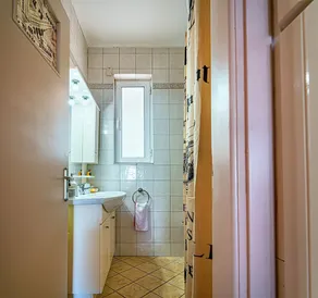 Τhree-storey maisonette with a wonderful view of the Saronic sea - Image 4