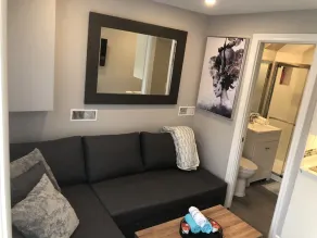 Niagara Luxury - Cozy Tiny Home Suite by the River - Image 3