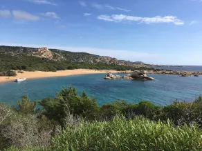 Mellem strand og bjerg, rummelig villa med swimmingpool ideel til familie eller venner - Image 2