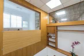 Victoria Wood Suite - Image 4