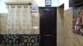 One bedroom apartment with attached kitchen and washroom along with fridge - Image 4