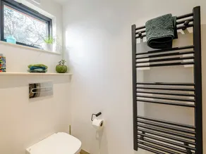 2 Schlafzimmer Unterkunft in Longhope - Image 4