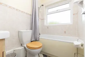 2 bedroom holiday home with hot tub - Image 2