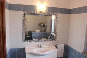Large villa with garden in center of town between lake and golf- Vallelunga - Image 3