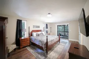 Tranquil Updated Home Mins to UGA & Downtown - Image 5