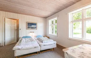 Stunning apartment in Aakirkeby - Image 2