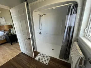Executive Water View Home With Hot Tub, Just 3 Minutes To Barachois Beach - Image 3