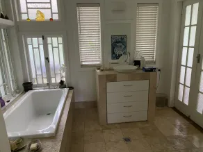 Byron Country Cottage - Image 2