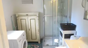 Cabine avec bateau au lac Asnen. Fibre Internet,  Animaux admis - Image 3