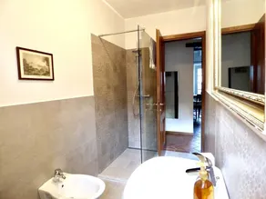 Schöne Wohnung mit Seeblick, einen Schritt vom See entfernt - Image 3