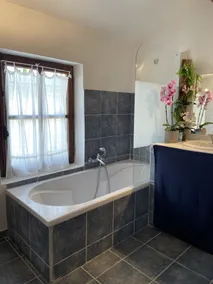 Renovated country farmhouse, absolute calm with breathtaking views of the countryside and Ventoux - Image 3