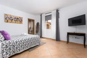 VILLA OLIVA piscina con hidromasaje wifi aire acondicionado y mucho espacio. - Image 3