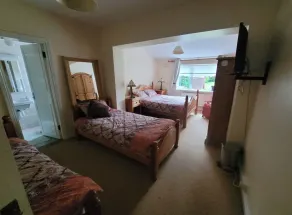 The Railway Lodge - 4 Bedrooms Sleeps 11 Pets Ok - Image 4