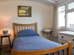 4 bedroom accommodation in Pagham, near Chichester - Image 4