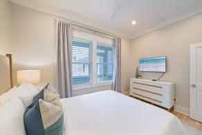 Wow Renovation, Nice Porches, & Tower, 4 Houses to Beach in Seaside + 2 Bikes - Image 4