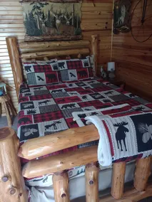 Cozy 1 Room Cabin - Image 4