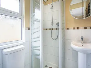 3 bedroom accommodation in Ilfracombe - Image 4