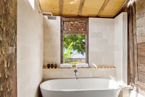 Samastiti villas by the beach Lovina - Image 3