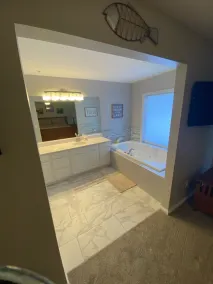 Spacious Lakefront Condo with Private Deck and Direct access to the Lake - Image 3