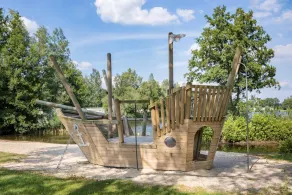 Stylish Woodland Chalet - Image 3