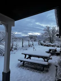 Quiet and cozy country home with mountain views in every direction. Sleeps 6 - Image 5