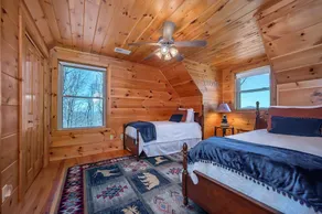 Charming 4BR Cabin with Dynamic Mountain Views - Image 5