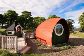 Luxury Tiny Home sleeps 2 with Hot Tub and private BBQ hut - Image 3