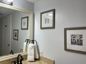 Appartement avec piscine et internet haut débit | Vue sur l'eau - Image 3