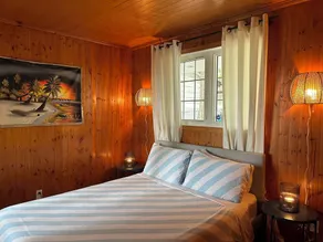 Cozy Quiet Year-Round Cottage on the Lake w/ Hot Tub - Image 3