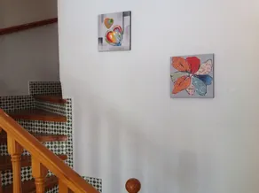 Charmante villa familiale dans une communauté sécurisée avec une grande piscine. - Image 2