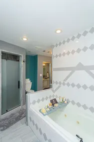 Jacuzzi Home - 5 min drive to FLETC! - Image 4