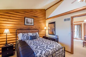 The Tranquility Suite is a private cabin suite at Heartland Country Resort - Image 5