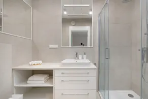 Stylish Apartment | Parking, Balcony, Close to the Beach - Image 3