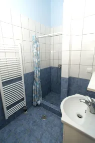 Villa paisible de 9 personnes avec piscine extra-large, à seulement 1 min à pied de la plage - Image 4