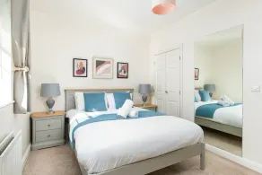 Seaside 2-Bed with Private Parking, Portishead - Image 5