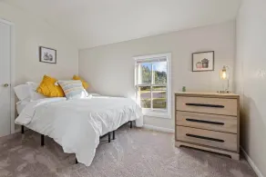 Sunny, Furnished  2 Bedroom Upper Apt Near Downtown Green Bay - Image 3