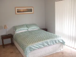 Family and pet friendly beach holiday home    Lake Tabourie - Image 5