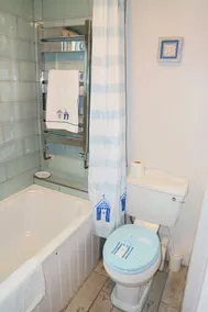A charming, pet friendly cottage, in the beautiful coastal village of Heacham.  - Image 4