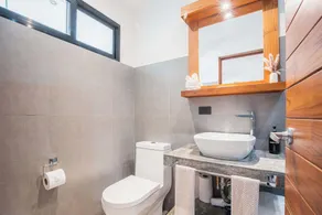 Location, location. Studio APT #1 is walking distance to shops, gym, surf and yo - Image 2
